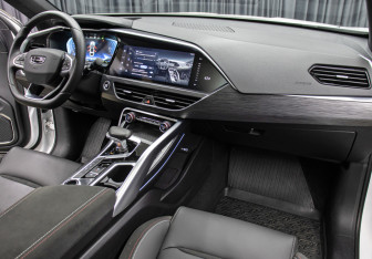 Подержанный автомобиль Geely Tugella 2023 года (11 фото)