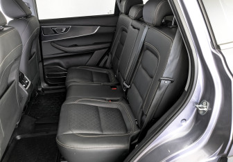 Подержанный автомобиль Chery Tiggo 8 2023 года (18 фото)