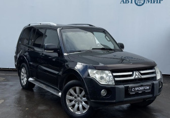 Подержанный автомобиль Mitsubishi Pajero 2011 года (3 фото)