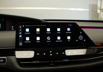 Подержанный автомобиль Changan UNI-K 2023 года (18 фото)