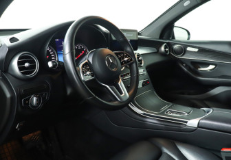 Подержанный автомобиль Mercedes-Benz GLC Coupe 2021 года (18 фото)