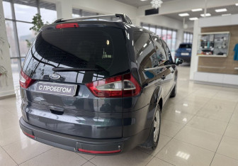 Подержанный автомобиль Ford Galaxy 2008 года (5 фото)