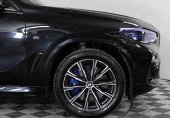 Подержанный автомобиль BMW X5 2020 года (8 фото)