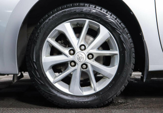 Подержанный автомобиль Toyota Corolla Sedan 2014 года (7 фото)