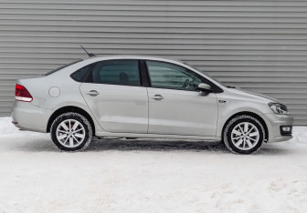 Подержанный автомобиль Volkswagen Polo Sedan 2020 года (4 фото)