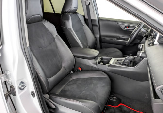 Подержанный автомобиль Toyota RAV4 2021 года (23 фото)
