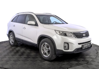 Подержанный автомобиль Kia Sorento 2018 года (3 фото)