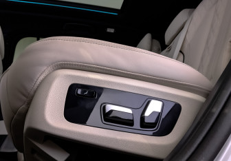 Подержанный автомобиль BMW X5 M 2025 года (26 фото)