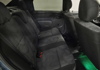 Подержанный автомобиль Renault Logan Sedan 2014 года (11 фото)