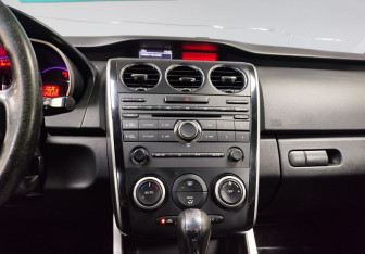 Подержанный автомобиль Mazda CX-7 2010 года (17 фото)