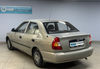 Подержанный автомобиль Hyundai Accent Sedan 2008 года (7 фото)