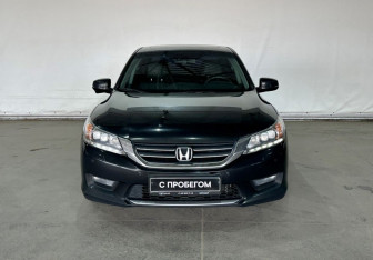 Подержанный автомобиль Honda Accord Sedan 2013 года (2 фото)