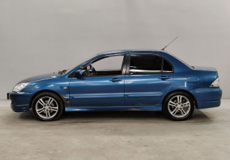 Подержанный автомобиль Mitsubishi Lancer Sedan 2006 года (8 фото)