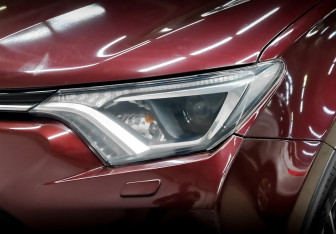 Подержанный автомобиль Toyota RAV4 2015 года (17 фото)
