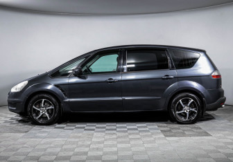 Подержанный автомобиль Ford S-MAX 2006 года (8 фото)