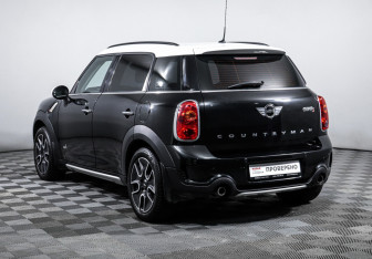 Подержанный автомобиль MINI Countryman 2016 года (7 фото)