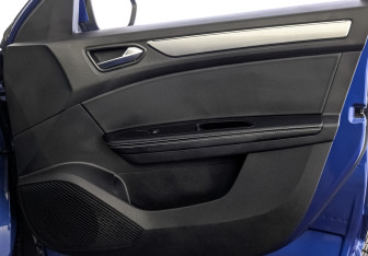Подержанный автомобиль Renault Arkana 2021 года (25 фото)