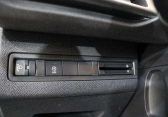 Подержанный автомобиль Peugeot 5008 Suv 2022 года (13 фото)