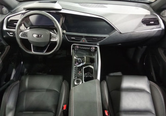 Подержанный автомобиль Geely Tugella 2023 года (10 фото)