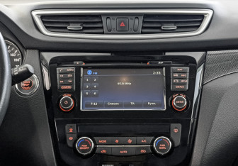 Подержанный автомобиль Nissan X-Trail 2017 года (17 фото)