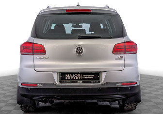 Подержанный автомобиль Volkswagen Tiguan 2016 года (6 фото)
