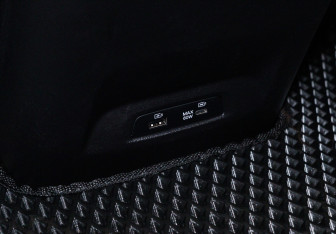 Подержанный автомобиль Voyah Free 2022 года (11 фото)