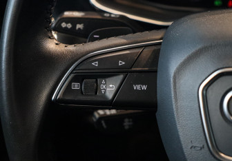 Подержанный автомобиль Audi Q8 2019 года (35 фото)