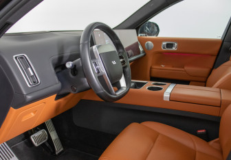 Подержанный автомобиль LiXiang L7 2023 года (10 фото)