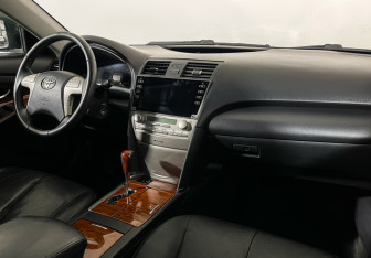 Подержанный автомобиль Toyota Camry Sedan 2011 года (9 фото)
