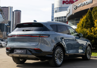 Подержанный автомобиль Voyah Free 2022 года (4 фото)