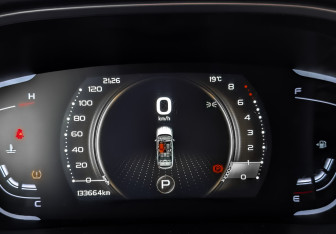 Подержанный автомобиль Geely Coolray 2022 года (16 фото)