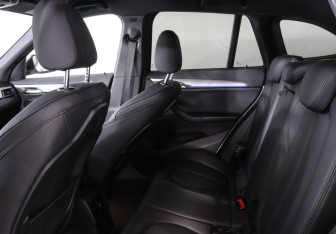 Подержанный автомобиль BMW X1 2018 года (14 фото)