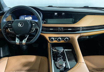 Подержанный автомобиль Changan CS95 2023 года (12 фото)