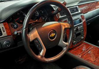 Подержанный автомобиль Chevrolet Tahoe 2013 года (12 фото)