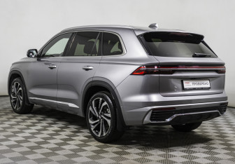 Подержанный автомобиль Geely Monjaro 2023 года (7 фото)