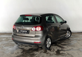 Подержанный автомобиль Volkswagen Golf Plus 2011 года (4 фото)