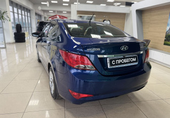Подержанный автомобиль Hyundai Solaris Sedan 2015 года (7 фото)