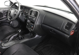 Подержанный автомобиль Hyundai Sonata 2007 года (6 фото)