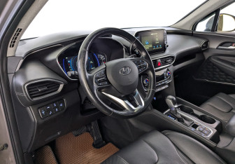 Подержанный автомобиль Hyundai Santa Fe 2018 года (19 фото)