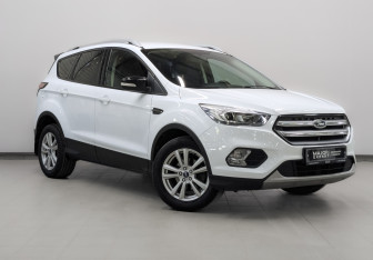 Подержанный автомобиль Ford Kuga 2017 года (3 фото)
