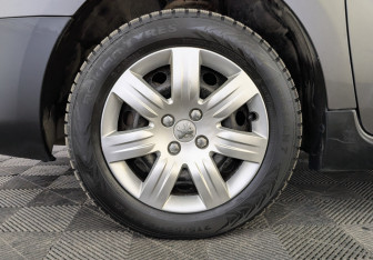 Подержанный автомобиль Peugeot Partner 2017 года (12 фото)