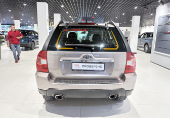 Подержанный автомобиль Kia Sportage 2009 года (3 фото)
