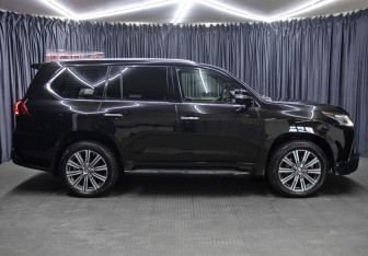 Подержанный автомобиль Lexus LX 2017 года (4 фото)