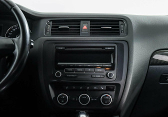 Подержанный автомобиль Volkswagen Jetta Sedan 2012 года (8 фото)