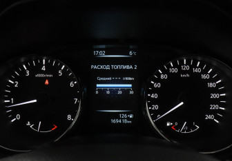 Подержанный автомобиль Nissan Qashqai 2014 года (11 фото)