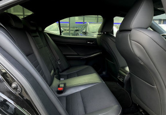 Подержанный автомобиль Lexus IS Sedan 2013 года (23 фото)