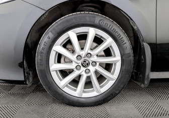 Подержанный автомобиль Toyota Camry Sedan 2021 года (18 фото)