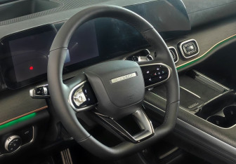 Подержанный автомобиль Jaecoo J8 2024 года (12 фото)