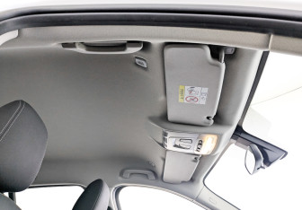 Подержанный автомобиль BMW X1 2017 года (22 фото)