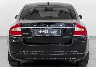 Подержанный автомобиль Volvo S80 2013 года (6 фото)